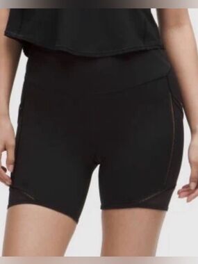 Lululemon Size 4 Fast & Free Lace Trim Short 6" Black Biker shorts